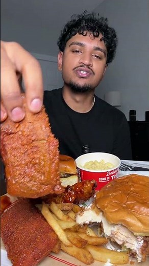 Chili’s Grill & Bar mukbang but 20 minutes before bed #chilis #chilismukbang #mukbang #foodie #asmr