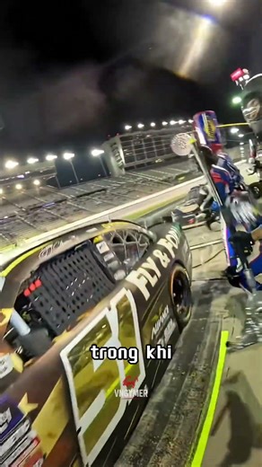THE DIFFERENCE BETWEEN F1 AND NASCAR 🤯 | VN Gymer