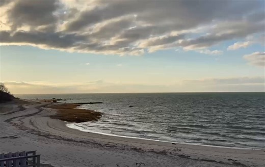 Doom scrolling break. Sun making a late day appearance.