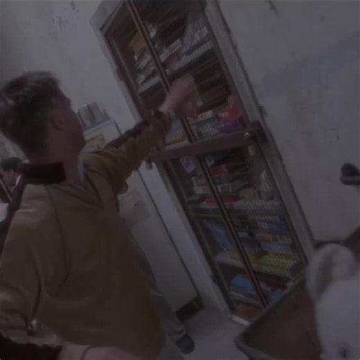 Brad Pitt in 12 Monkeys: A Deep Dive