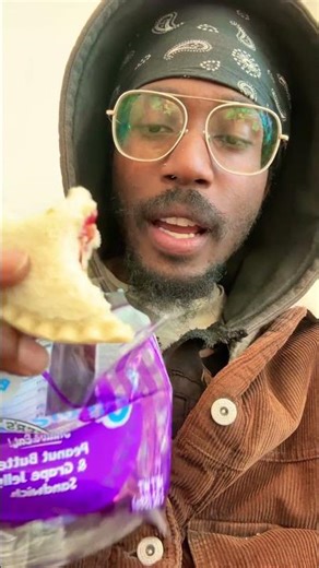 Uncrustables frozen pbj sandwich