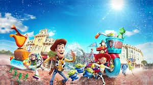 Dive into the fun at the Toy Story and Pixar Pals Summer Splash starting June 26! 💦 Have a splashin’ good time at the “Pixar Water Play Street Party!”. Meet your favorite Disney and Pixar friends, including The Incredibles and Bo Peep! ☀️Stay at our hotels for an unforgettable summer getaway with character dining, exclusive poolside adventure and other magical moments. ✊ Experience the world’s first Marvel attraction featuring Ant-Man and The Wasp. Head to the resort with your family and friend