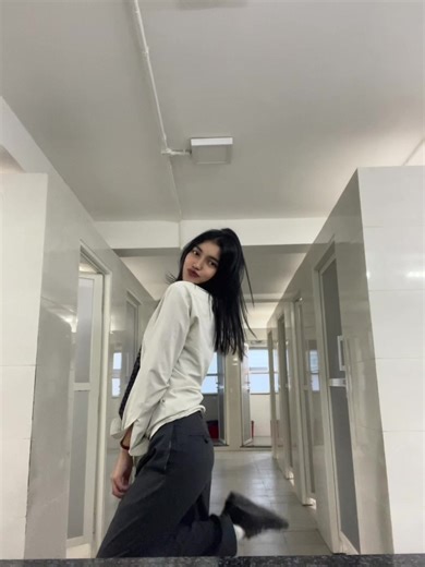 manashi.dhakal (@manashi.dhakal)’s videos with original sound - ellzlyrics★