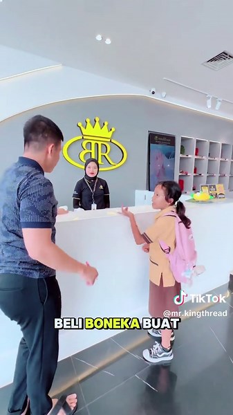 Belanja Hadiah Ultah di Benang Raja Malang