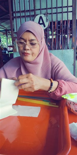 Tutorial on Making Delicious Popiah Rolls