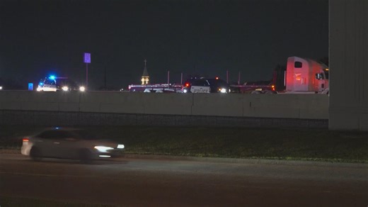 Sugar Land police: Passenger killed in Southwest Freeway crash near Sweetwater