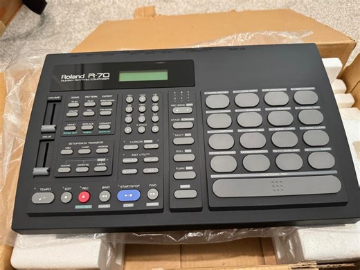 Used Roland R-70 Drum Machine - Sweetwater's Gear Exchange