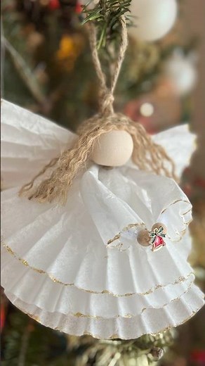 Have some coffee filters? Turn them into adorable angels! #christmas #crafts #diy