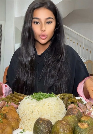 Vidéos de So Kahina (@souk.henna) avec son original - So Kahina