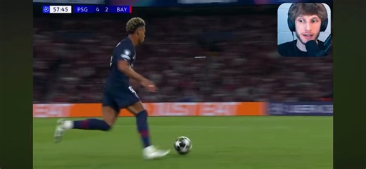 Dans le foot, il y a un principe simple : c’est l’appel qui dicte la passe, pas l’inverse.Sur cette action, on le voit bien : Dembélé ne cherche jamais vraiment à attaquer la profondeur. Son appel n’est pas assez franc, pas assez lisible, donc il ne crée pas la passe dans l’intervalle.Du coup, Doué doit s’adapter. Et il le fait plutôt bien : malgré une orientation du corps pas idéale par rapport au placement de Dembélé, il arrive quand même à trouver une zone intéressante.Et ça, c’est aussi grâc