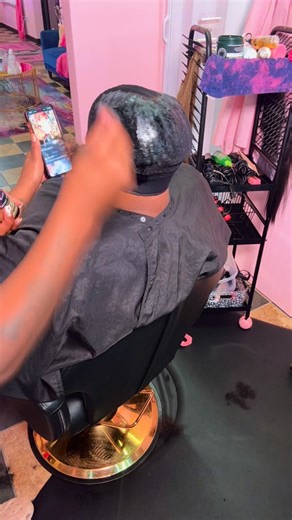 Looks2Book Beauty on Instagram: "😍😍😍 middle part quick weave Natural quick weave 😍 #fyp #viral #quickweave #middlepartquickweave #silkpress"