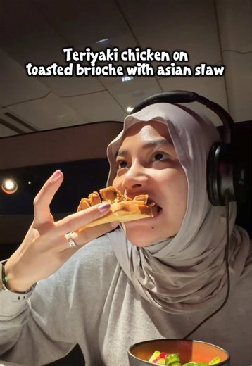 Ngunyah terooss!🤣 | first class flight