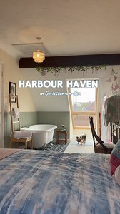 Looking for a chilled retreat or an action-packed seaside adventure? This stylish coastal house, with epic harbour views from the upstairs lounge, is the perfect spot for an unforgettable family getaway! 📍 Gorleston-on-Sea, Norfolk 😴 Sleeps 7 people 🛌 3 Bedrooms 🛁 2 Bathrooms 🐕 1 Dog is welcome 🔎 Search UK45583 to find this shoreline holiday home on our website, link in bio. #cottagescom #travel #uk #visitengland #uktravel #uktravelspots #viewstiktok #views #dogfriendly #dogfriendlytravel 