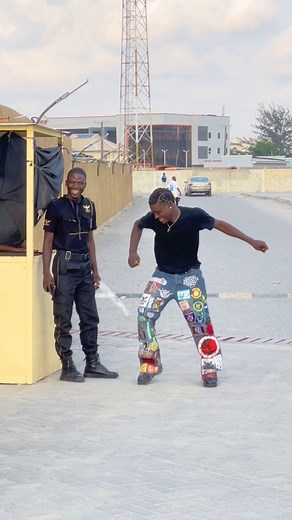 1.7M views · 10K reactions | I too love this guy❤️ #cizathecraze #viral #trending #dance #legwork | Cizathecraze | Facebook