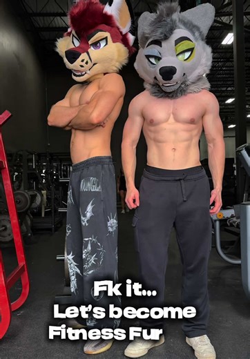 Fursuiting in the gym = good vibes always 🥰 . @Mossisdead . #bodybuilding #gym #fursuit #furry #fitness