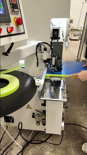 Fully automatic mini edge banding machine with pre-milling function #woodworkingmachinery #machine