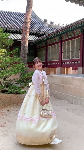 Explore Traditional Korean Culture in a Hanbok