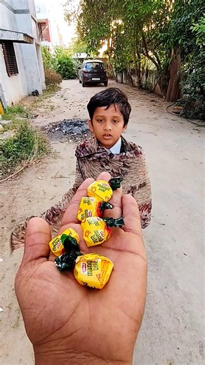 Cute baby mango bite prank 🍫🍓🥭🍩🍉🍩🍉#viral #funny #trending