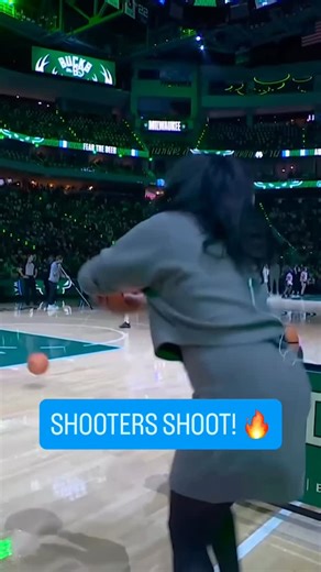 On Her Turf on Instagram: "NBA on NBC and Peacock sideline reporter Zora Stephenson got BUCKETS during a timeout of the Knicks-Bucks game. 💦"