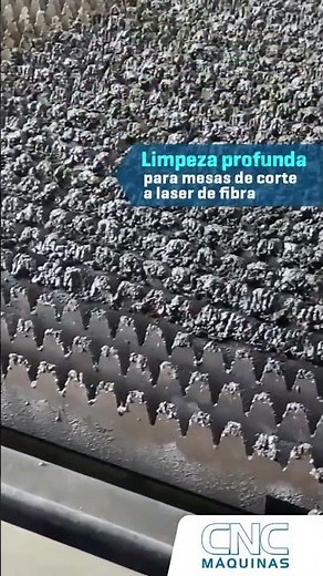 Máquina que limpa e remove escória de mesa da laser metal #cnc #laser #metal #machine #limpeza