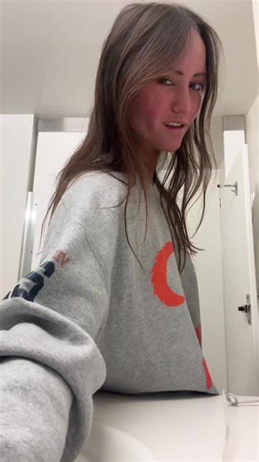 zoee (@zoeebergg)’s videos with original sound - DINO