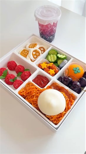 Make a bentobox with me 🍇🍥🥢 #bento #short #viralvideo #youtubefood #asmr #lunch #aesthetic #food