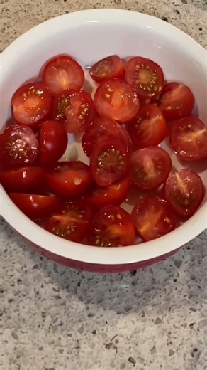 ミニトマトにチーズをのせて焼くだけ(高速版)