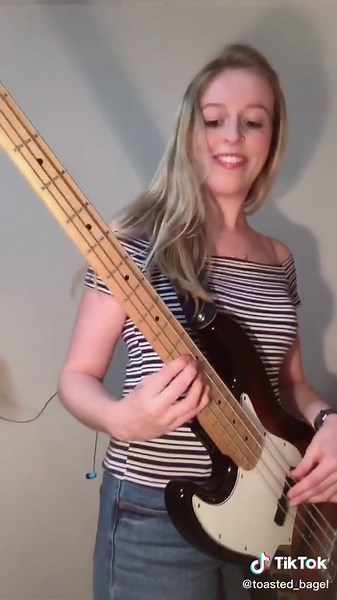 My ear training for the day 🤪 #steviewonder #sirduke #bass #basstok #bassline #riff #fyp #foryou #rnb #funk #funktok #eartraining #bassist #musician