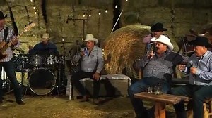 286K views · 3.5K shares | Los Huracanes del Norte - El Ayudante (En Vivo Desde el Rancho) | Bailes Gruperos En Atlacomulco México Y Sus Alrededores | Facebook