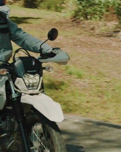 【KLX230 SHERPA】 オフロード遊びが楽しくなる！ 街中から山の中まであらゆるシーンに対応するKLX230 SHERPAで、林道めぐりやキャンプツーリングに出かけませんか。 https://www.kawasaki-motors.com/ja-jp/motorcycle/klx/on-off-road/klx230-sherpa/2025-klx230-sherpa ▼タフな見た目と抜群の快適性でオフロード遊びが楽しくなる！ https://kawasaki-goodtimes.com/_ct/17789587 ▼KLX230 SHERPA 購入サポートキャンペーン https://www3.kawasaki-motors.com/campaign/mc/2025_klx230sherpa_coupon/?event=2510_klx230sherpa-cou_kmj_fb&utm_campaign=2510_klx230sherpa-cou_kmj_fb&utm_source=kmj_fb&utm_medium=sns #カワサキ #Kawasaki #シェルパ #KLX2