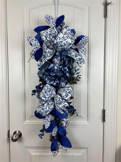 Chinoiserie Swag, Holiday Swag, Winter Teardrop Swag, Blue and White Swag/wreath, - Etsy