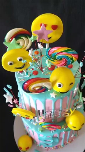 Check out this fun and colorful emoji-themed cake made especially for Zara’s big day! With playful emoji faces and vibrant lollipops, this cake is as sweet as the birthday girl herself.#cakeflorida #cakedecorating #emojichallenge #caketok #emojicake