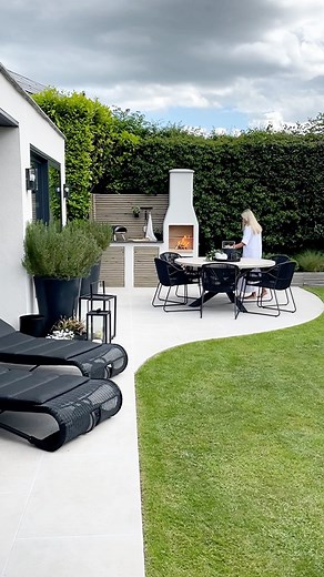 Kirsty Gore | New Reveal!!! We finally got round to finishing our DIY outdoor kitchen! Hope you like it! We reconfigured and added extra blocks and... | Instagram