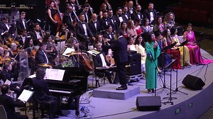 MARIA MIHALI, mereu o încântare. Acest moment înălțător face parte din cadrul concertului ”Să nu uiți Cerul” de la Madrid, artista maramureșeană fiind acompaniată de Orchestra Metropolitană Madrid și Corul Procred. "Dumnezeu mi-a dăruit acest sublim dar de a cânta, iar eu L-am pus pe El mai departe în orice realizare și pas, mai mic sau mai mare, pe care le-am făcut", precizează Maria. | Direct MM