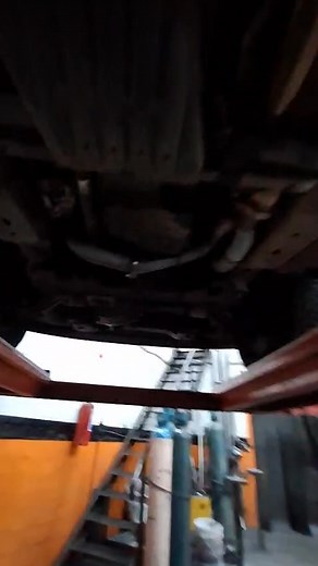 This isn’t just any Jeep Commander… it’s a 5.7L V8 HEMI with a Powerflow twist 😎🔥 From the manifolds back, we went all in: decat, torqued software, 63mm connecting pipes, and a custom 89mm TIG-welded 304 stainless steel freeflow exhaust. Every detail was built for performance, sound, and strength 💪 Now she growls like she means it - and is ready to hit the road (or dirt) with full HEMI power unleashed 🦅💥 📞 021 448 1325 #PowerflowSaltRiver #HEMI #V8Power #CustomExhaust #JeepCommander #Perfo