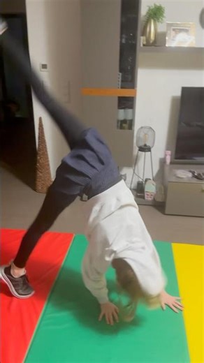 Slow Motion Cartwheel: Grace in Motion #slowmotion #cartwheel #gymnastics #grace #movement