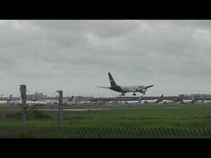 FedEx 777F 成田空港へ着陸