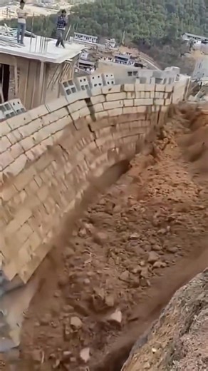 527K views · 665 reactions | Concrete Block Retaining Wall Failure #civilengineeringdiscoveries | Civil Engineering | Facebook