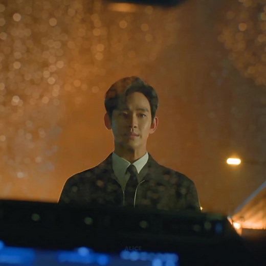 this what I'm afraid of, haein seeing eunseong as hyunwoo😭😥 [ #queenoftears #queenoftearskdrama #kimsoohyun #kimjiwon #kdrama #kdramafyp #fyp #foryou #foryourpage ]