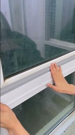 Soundproof window with window weatherstripp