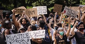 ¿Qué es el lenguaje ‘woke’, que genera críticas y confusión?