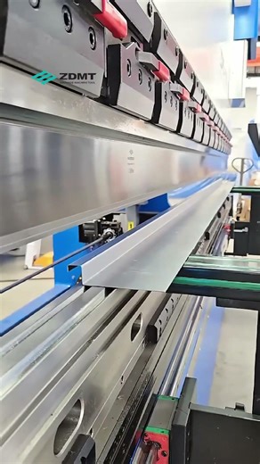 The bending machine testing 90 degree before shipment #bendingmachine #cncpressbrake #machine #cnc