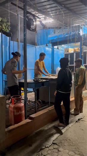 Arpit Patel on Instagram: "IIT ki NIGHT🌠LIFE😘||food stalls at night in IIT DELHI📍|| #minivlog #vlogger #vlog #iitdelhi #iit"