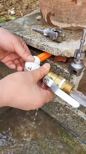 Introducing the Integrated Internal & External Pipe Threading Tool for flawless internal and external threading on plastic pipes, every single time. | Un.Appraisala | Facebook