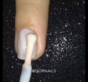 Basic With Grey Glitter Nail Art