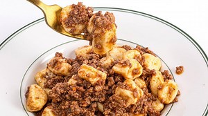 47K views · 492 reactions | "Restaurant Impossible's" Robert Irvine makes his meat ragu complete with pancetta, which gives the sauce an extra-special boost in flavor. FULL RECIPE > https://rach.tv/2txzKWH | Rachael Ray Show | Facebook