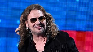 La nueva e impactante cara del cantante de Maná tras pasar por quirófano - Vídeo
