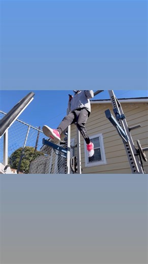 These #pull #ups will get you stronger! #UpperBody #PullUp #Bar #Workout #Build #Strength #Muscle