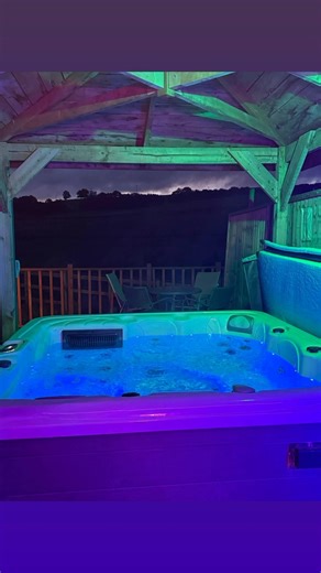 Sunnyside Lodges -Scotland, With Luxury Hot Tubs on Reels