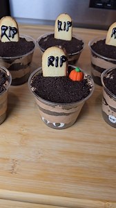 Graveyard Pudding Cups #halloweenfoodideas #halloweenfood #poormanscomfortfood #spookyfood #spookytreats | Clinton Svatos